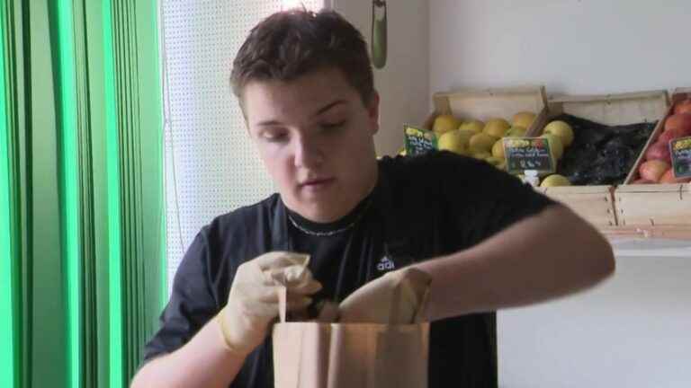 in Charente-Maritime, the boss of the grocery store is 16 years old