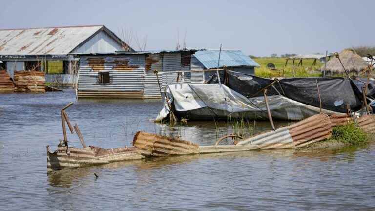 more than 900,000 people affected by floods