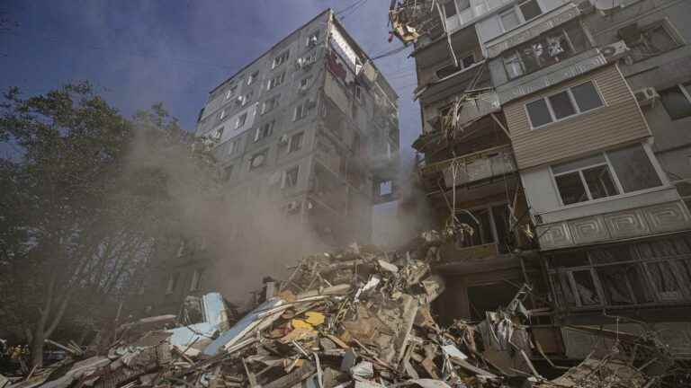 new bombardments on Zaporizhia left between 12 and 17 dead