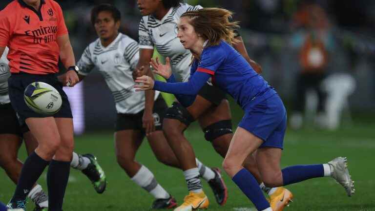 the XV of France qualifies for the quarter-finals by dominating Fiji