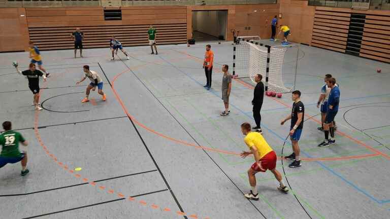 the Zaporizhia handball team plays in the German Championship