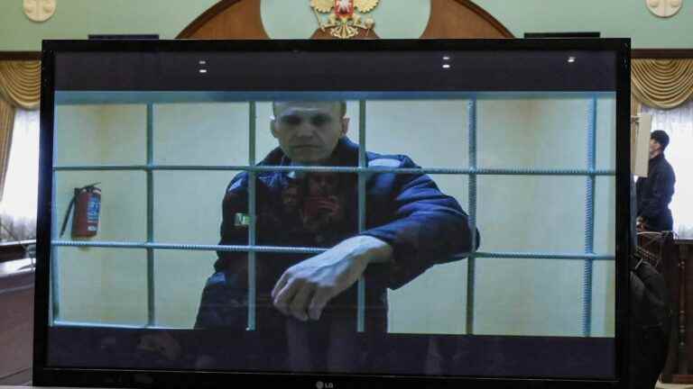 the opponent Alexei Navalny, imprisoned in very severe conditions, can he escape his prison sentence?