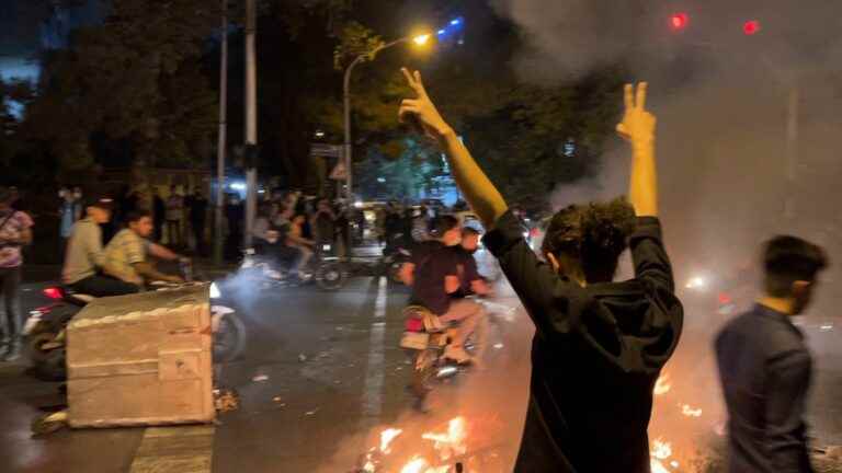 the power suppresses a demonstration organized by students in a prestigious university in Tehran