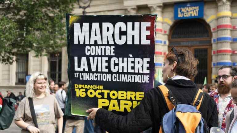 the procession set off from Place de la Nation