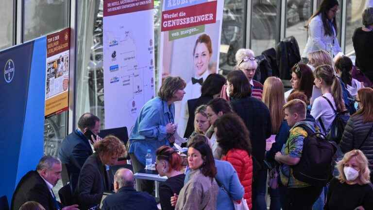 the reception of refugees in Germany and Austria