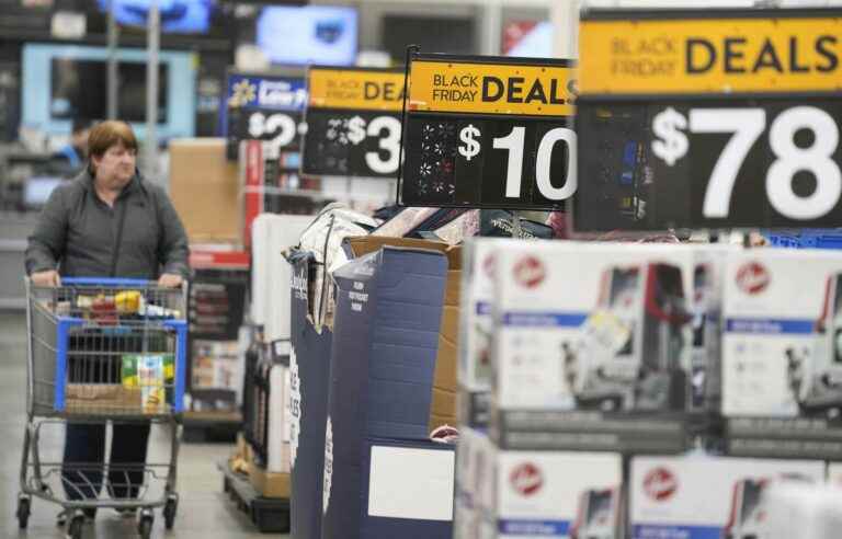 In the United States, Black Friday clouded by persistent inflation