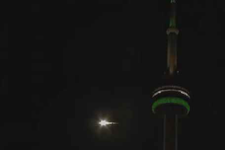 A meteor flies over southern Ontario