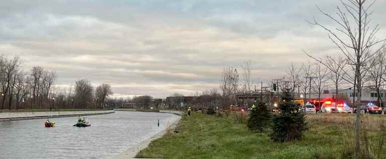 A vehicle plunges into the Lachine Canal