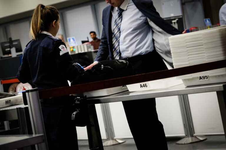 Airport Security |  Unions deplore high staff turnover