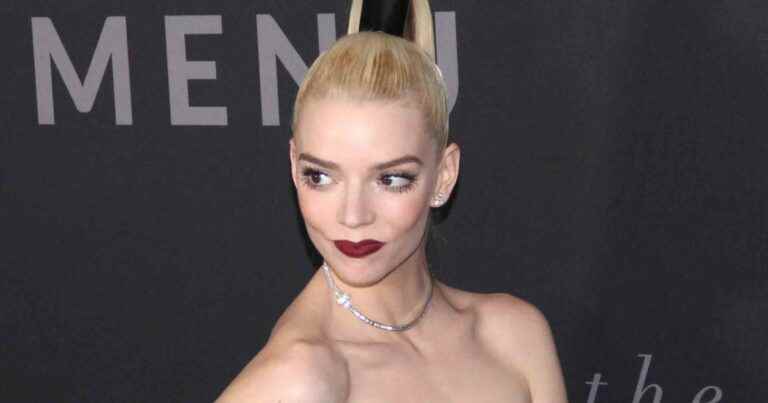 Anya Taylor-Joy sublime doll: 100% Dior look, the sexy and chic actress in front of elegant Ralph Fiennes