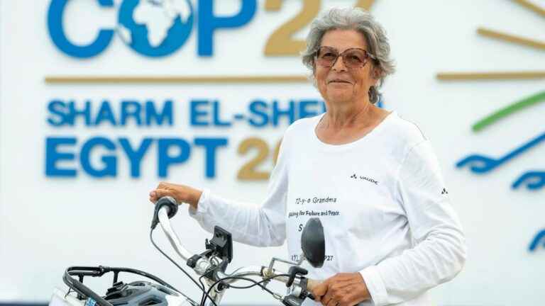 At 72, Dorothée Hildegrandt connects Stockholm to Sharm el-Sheikh by bike to prove “that we can change our lifestyles”