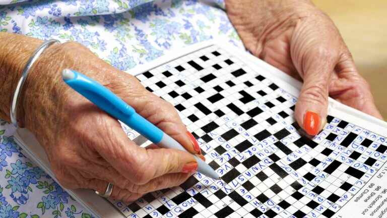 Crossword puzzles and mild cognitive impairment