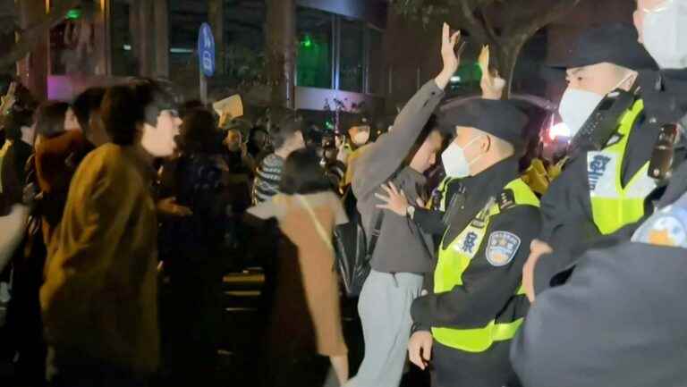 “Xi Jinping, resign!” Wax demonstrators in Shanghai to protest the “zero Covid” policy