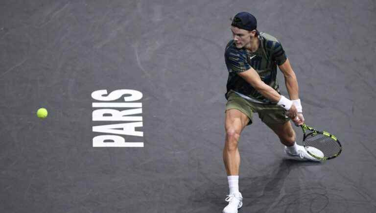 Dane Holger Rune, 19, beats Novak Djokovic to win the Paris Masters 1000