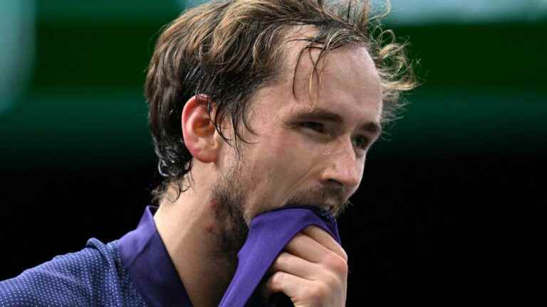 Daniil Medvedev falls from above, Stefanos Tsitsipas returns quietly … What to remember from the day Wednesday