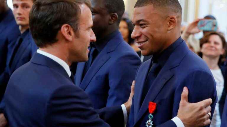 Does the “football effect” hoped for by Emmanuel Macron exist?