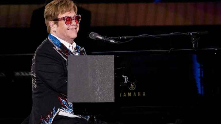 Elton John bids farewell to Los Angeles, city of his first successes, during a last concert in the United States