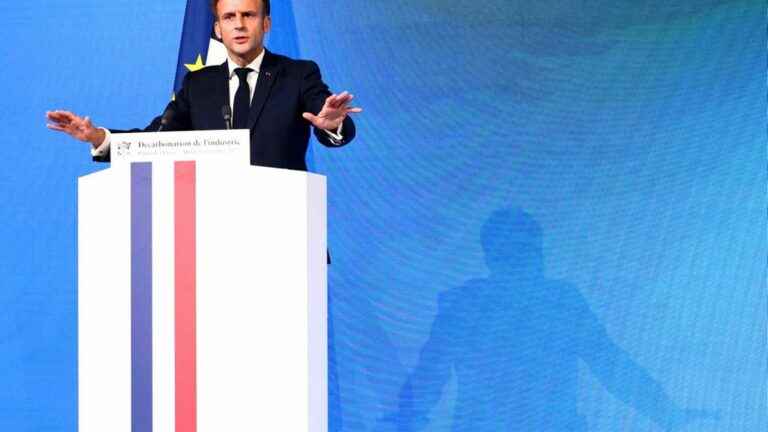 Emmanuel Macron proposes a decarbonization pact to industrialists