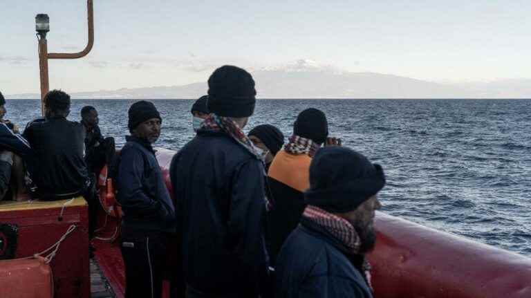 France is carrying out the medical evacuation of four passengers on board the humanitarian ship, currently off the Corsican coast