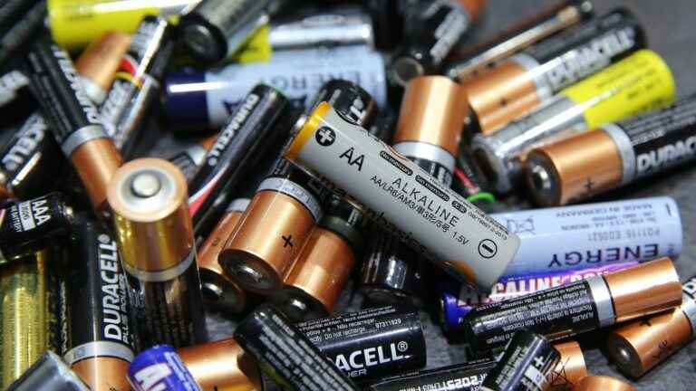 French researchers discover the chemical reactions inside a working battery