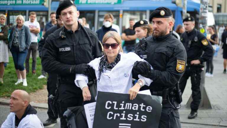 French scientists imprisoned in Germany for actions of civil disobedience