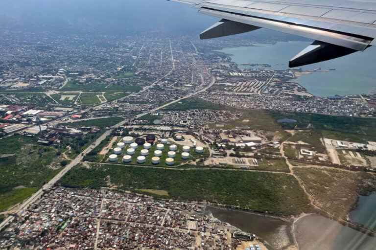 Haiti |  Police are said to have taken over the occupied oil terminal