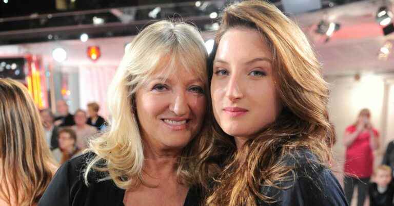 “I was very tough”: Julia Piaton “mean” with her mother’s new lover, Charlotte de Turckheim