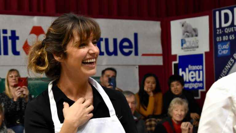 IN PICTURES – The actress Laëtitia Milot cooked a Gaston Gérard chicken at the Dijon fair