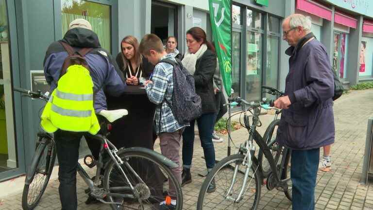 In Bordeaux, free bicycle lighting kits to raise awareness against the decline in brightness