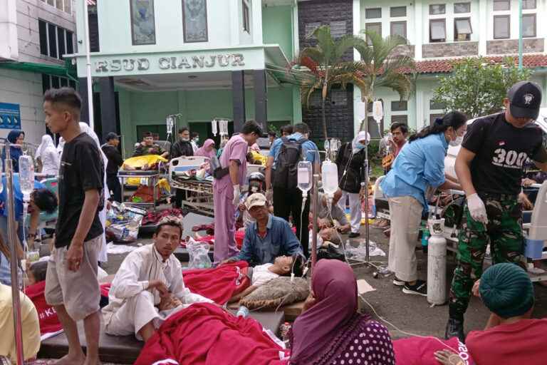 Indonesia |  Earthquake kills at least 56 and injures over 700