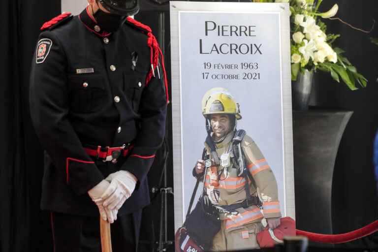 Investigation into the death of firefighter Pierre Lacroix |  Colleagues recount the moment their boat capsized