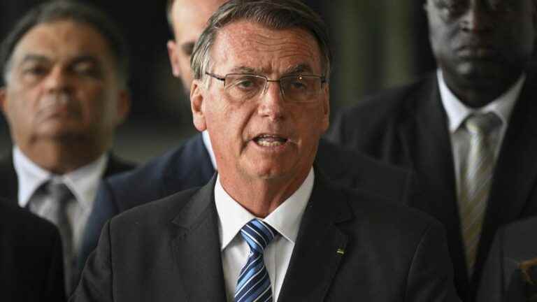 Jair Bolsonaro comes out of his silence and promises to “respect the Constitution” after his defeat