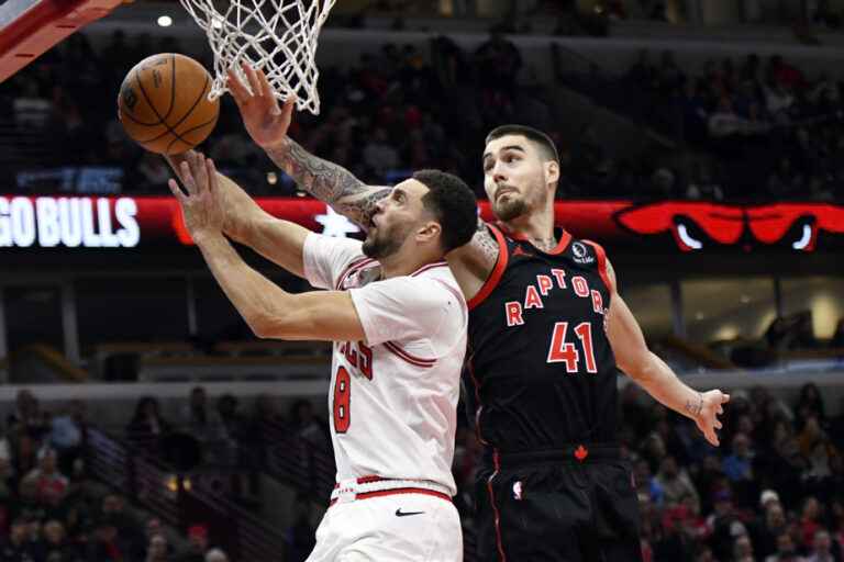 LaVine scores 30 points in Bulls win over Raptors