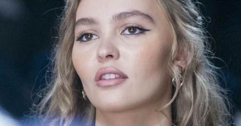 Lily-Rose Depp very sexy in Chanel: Vanessa Paradis’ daughter appears very strange at the exit of a party…