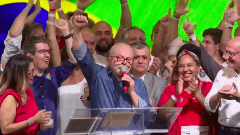 Lula regains the presidency of a divided country