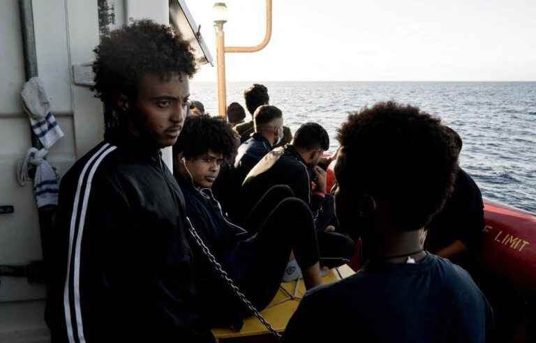 Migration crisis: Hundreds of migrants still stranded on NGO ships in Italy