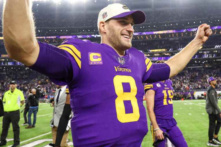 NFL |  Vikings edge Patriots 33-26