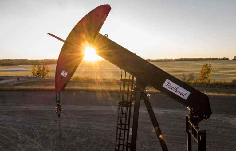 Oil at lowest since January, weighed down by COVID-19 and recession fears