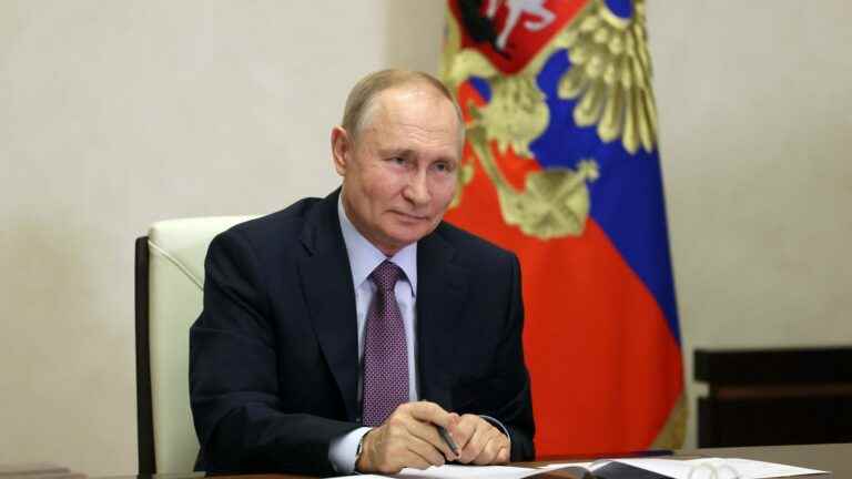 On an official visit to Armenia, Vladimir Putin intends to maintain his influence in the Caucasus