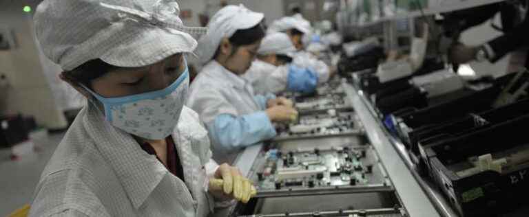 Protest in China at the world’s largest iPhone factory