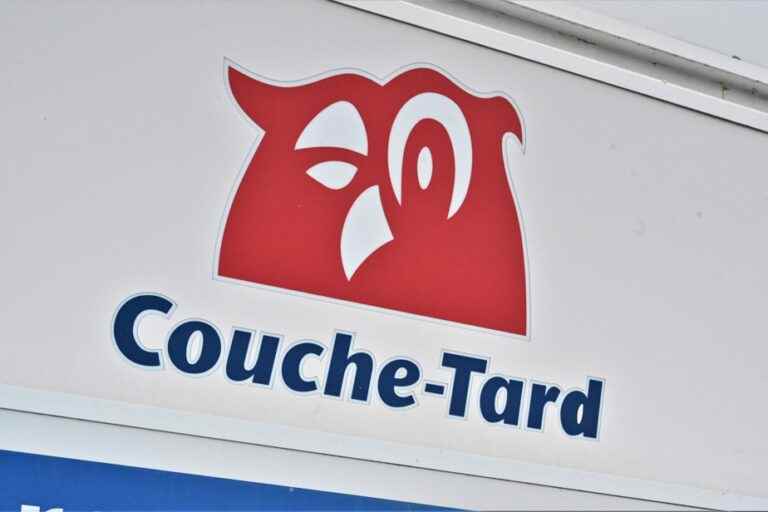 Second trimester |  Couche-Tard profits up