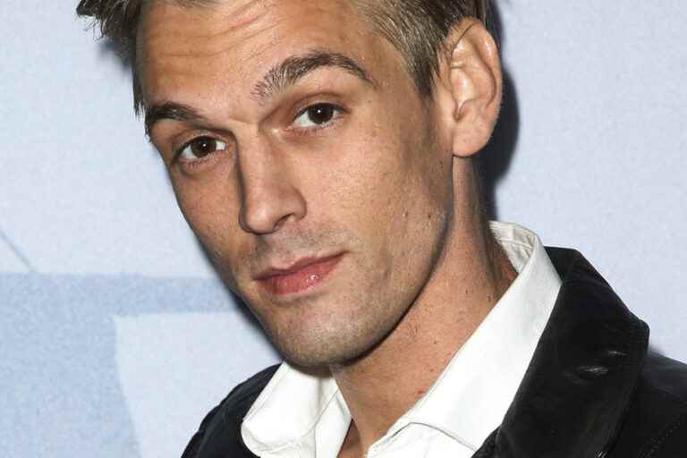 Singer Aaron Carter found dead in his bathtub