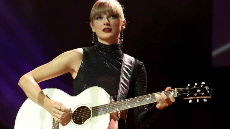 Singer Taylor Swift places ten songs from her new album “Midnights” in the top ten of the American Billboard