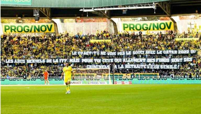 Strong messages deployed in the Loire stand during FC Nantes – AC Ajaccio