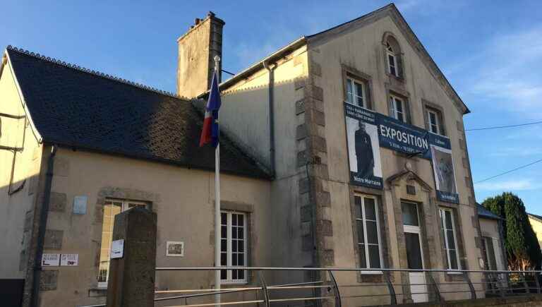 Stunning in Saint-Côme-du-Mont after the discovery of the injured mayor, nails in his hands and feet