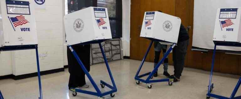 Suspense and tension at the start of a long election night in the United States