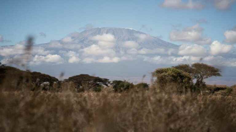 Tanzania deploys army in response to fire on Kilimanjaro