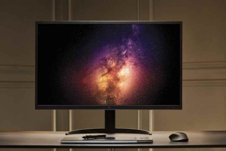 Tested: UltraFine Display OLED 32EP950-B |  Innovation at a golden price