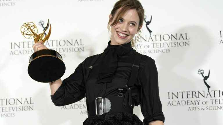 The French Lou de Laâge and Anne Poiret rewarded at the International Emmy Awards