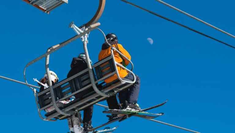 The chairlift of the Revard ski resort out of service after a fire